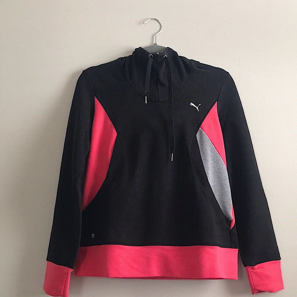 Women’s Medium Puma Hoodie